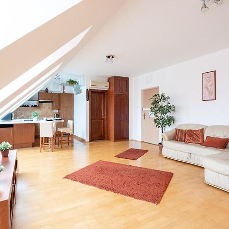 Beautiful Apartment With Ac Boedapest Buitenkant foto