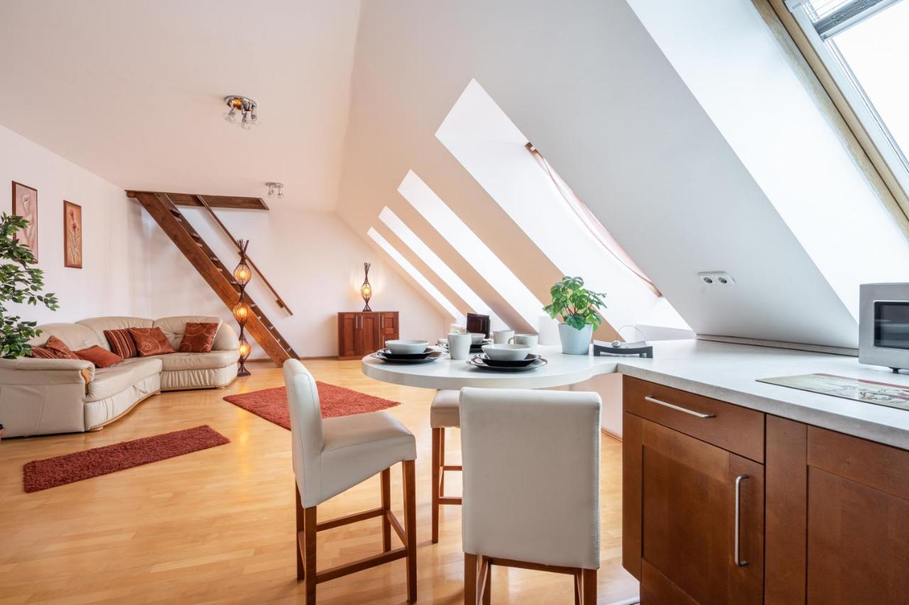Beautiful Apartment With Ac Boedapest Buitenkant foto