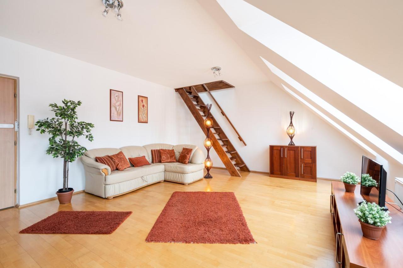 Beautiful Apartment With Ac Boedapest Buitenkant foto